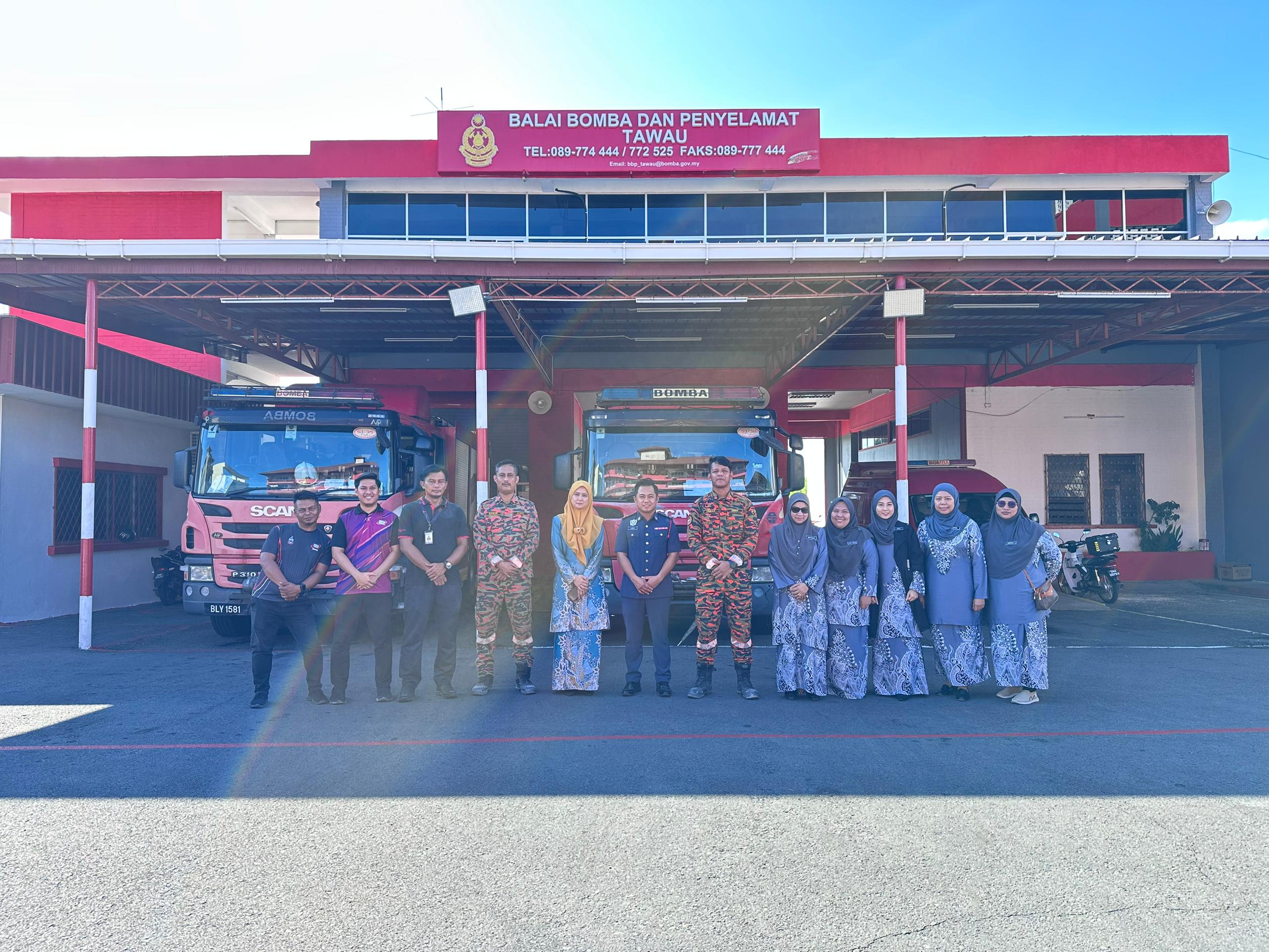 LAWATAN KE BALAI BOMBA